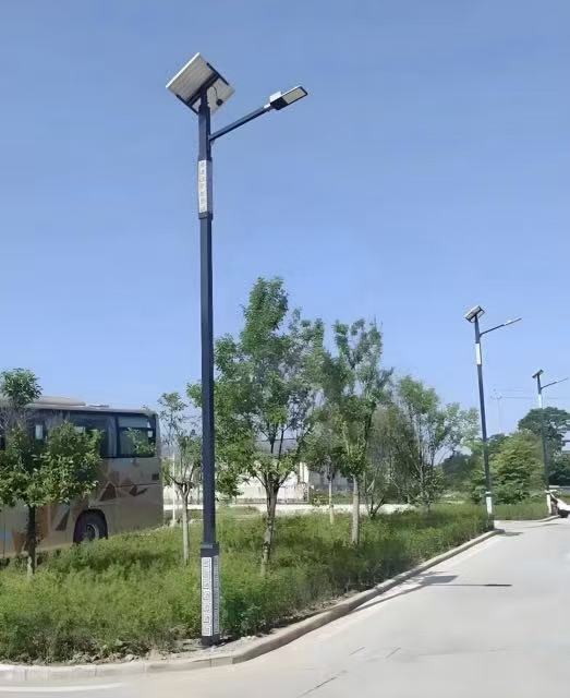 回字纹太阳能路灯