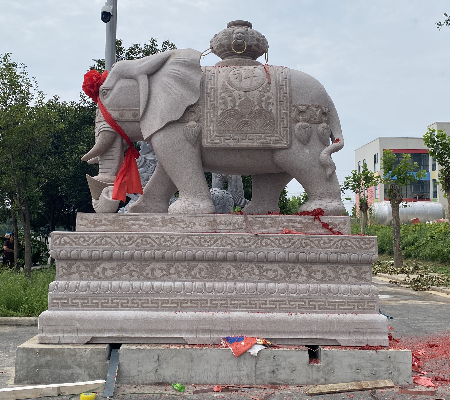 ‌市场趋势：定制化与文旅融合成增长双引擎