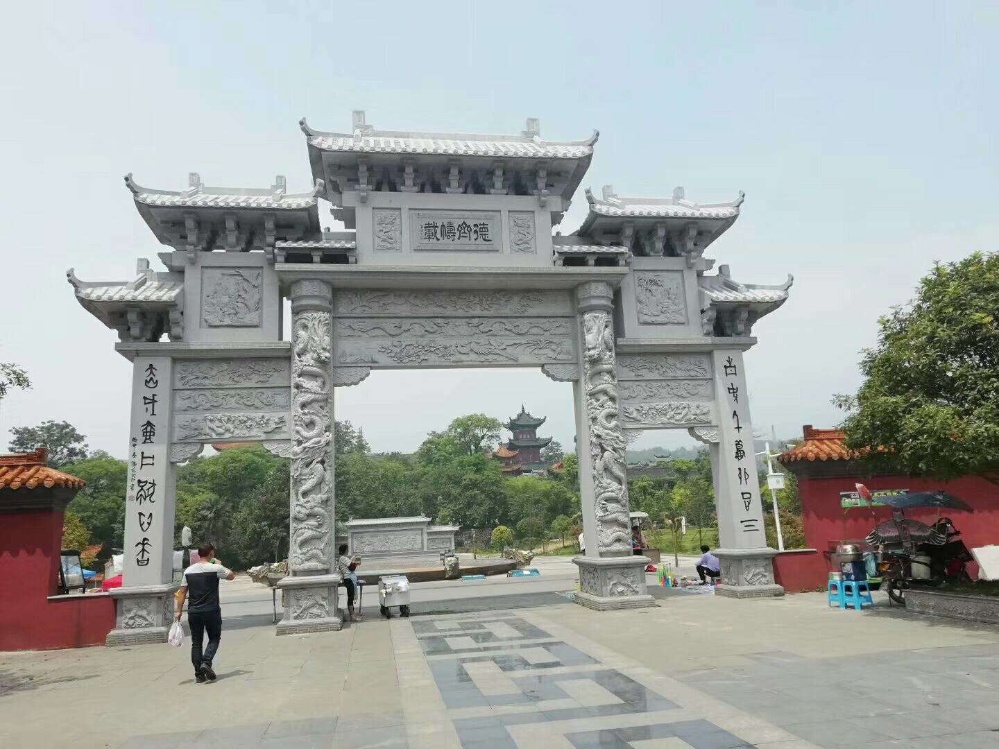 石雕牌楼