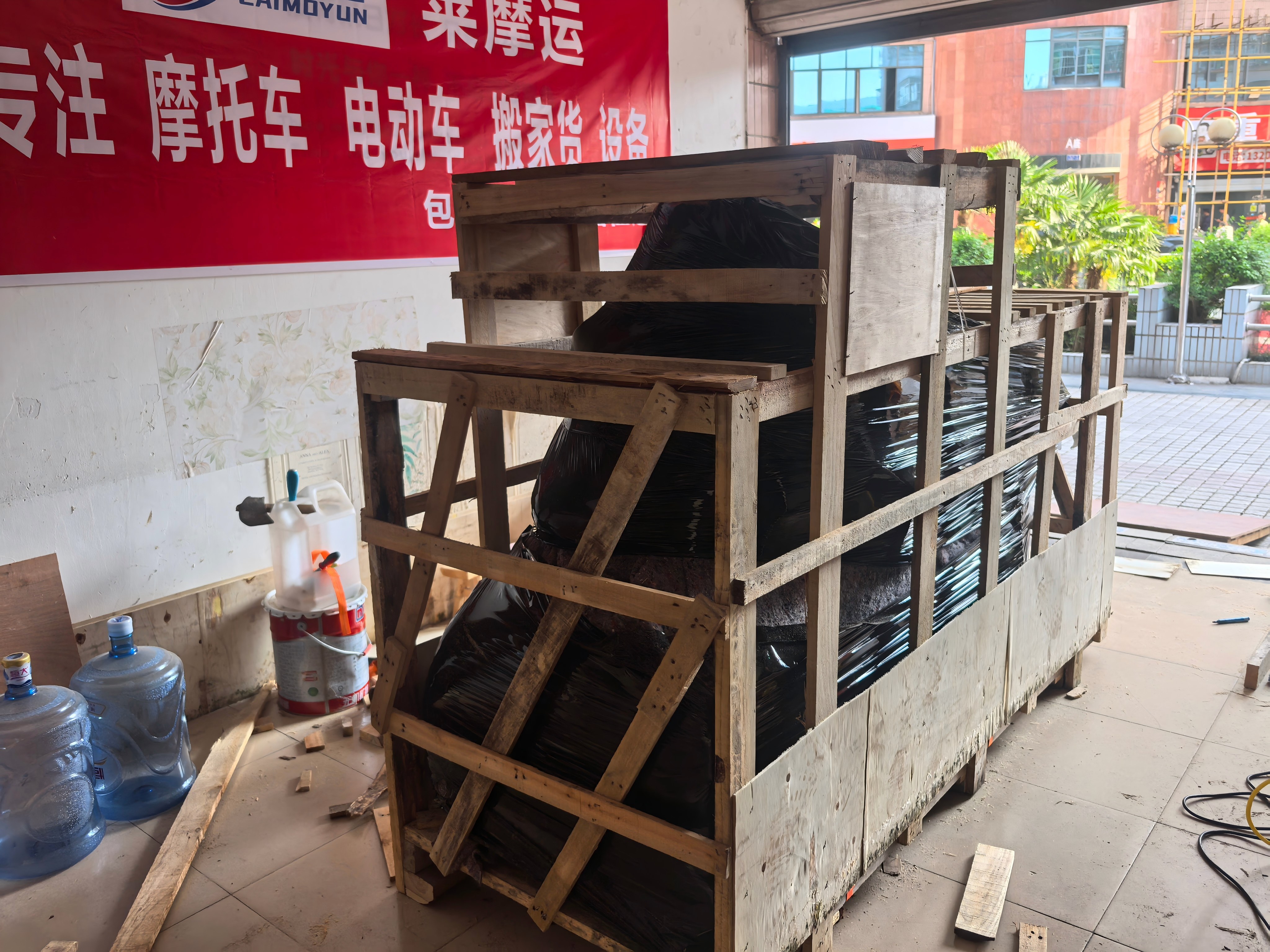 摩托车木架打包