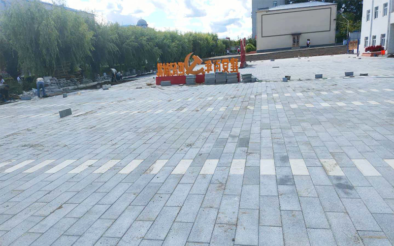克山县三中校园步道板铺设工程