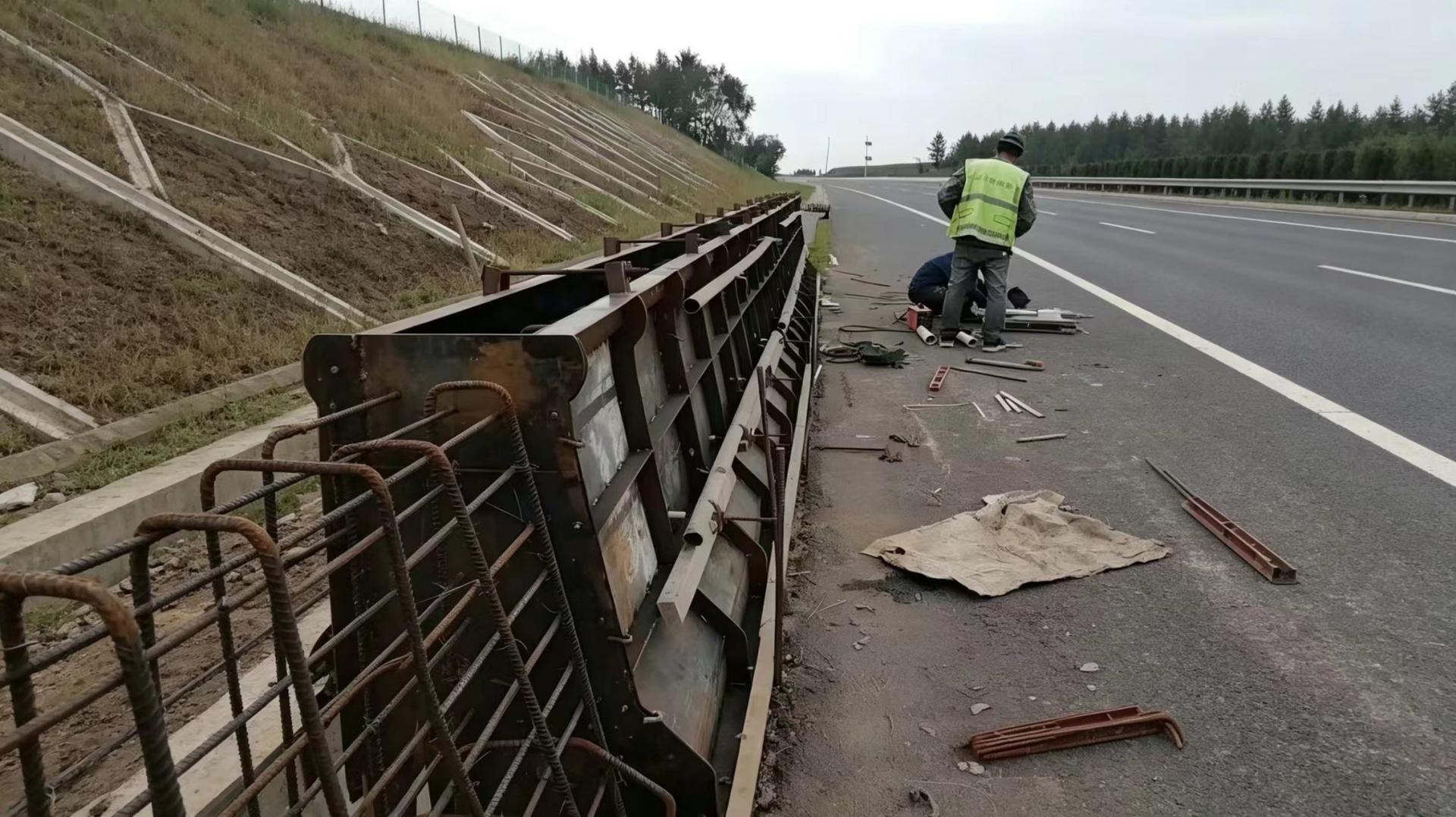 防撞墙模具