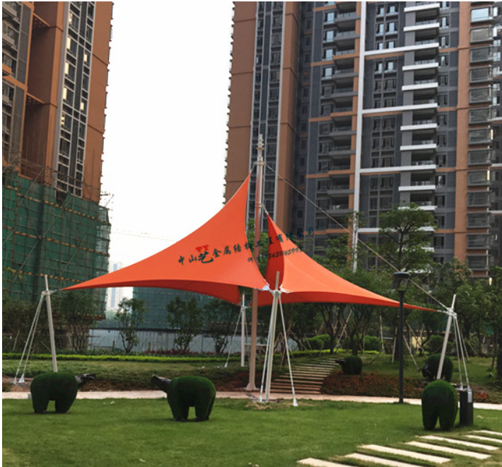 广州市逸彩新世界飞燕张拉膜景观