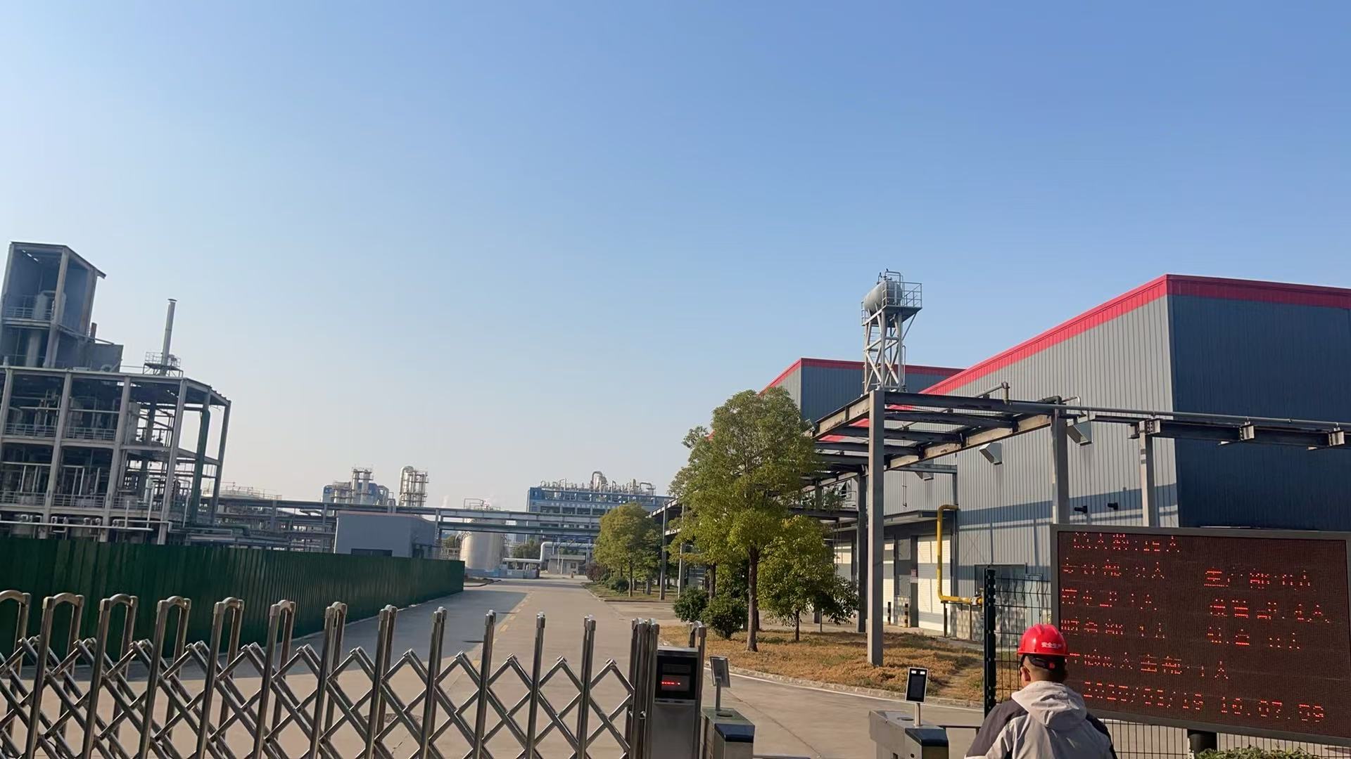  上海市奉贤区海坤路1号第2幢12381室