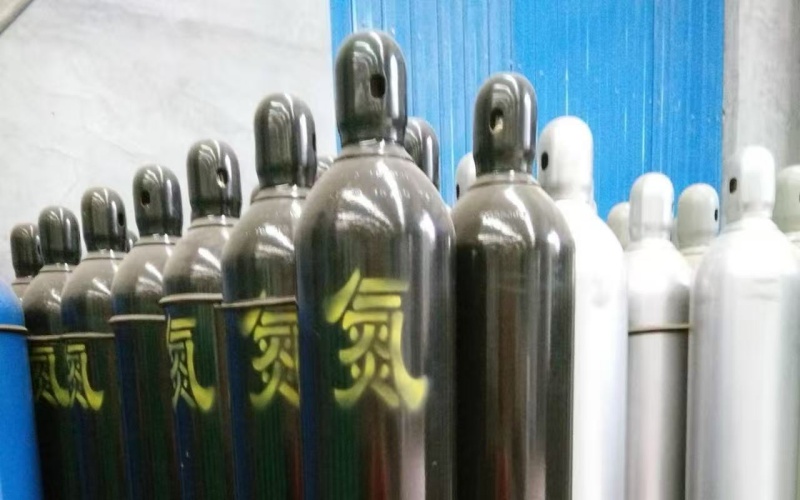 氮气 