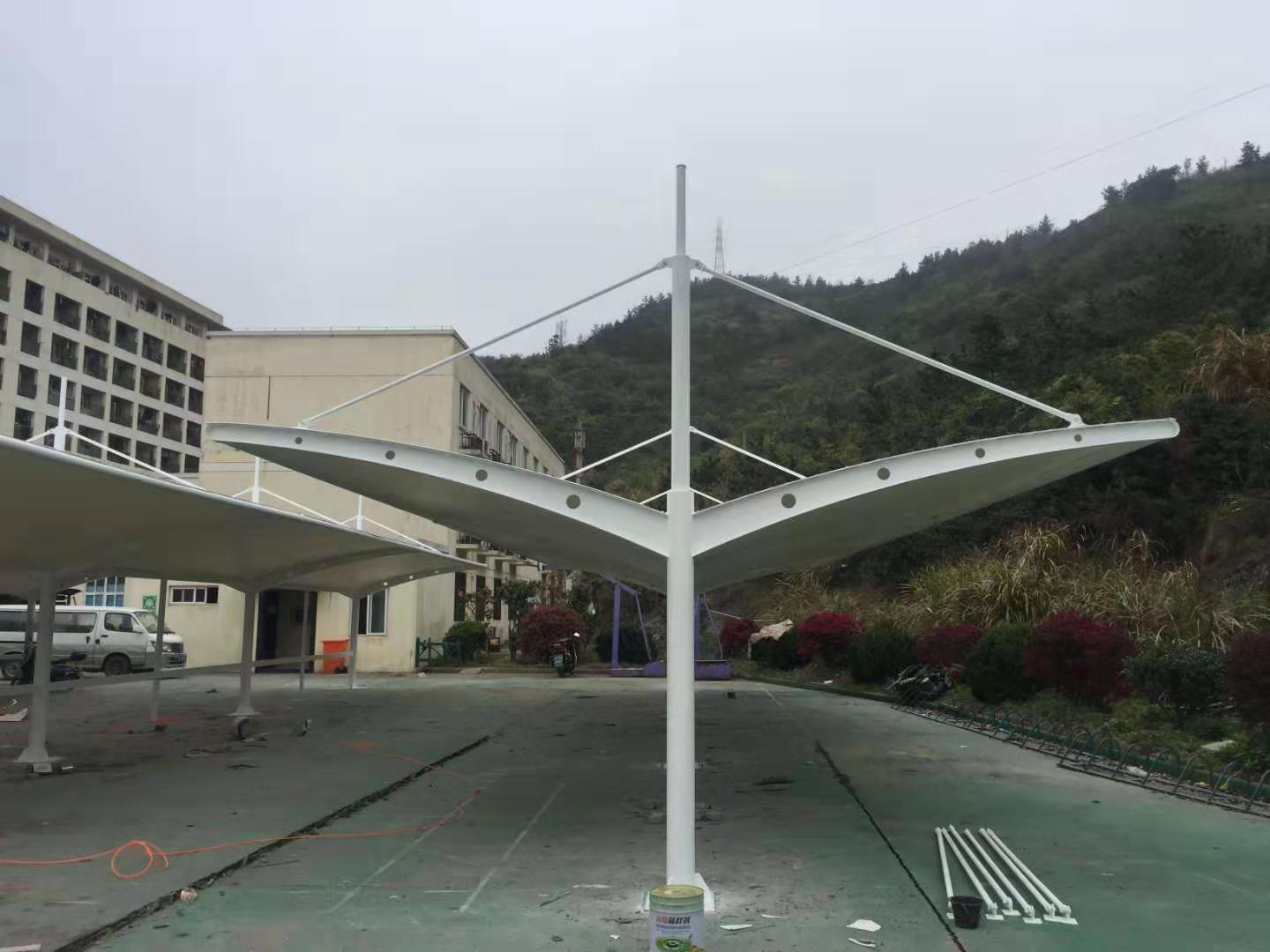 拉杆式非机动车棚