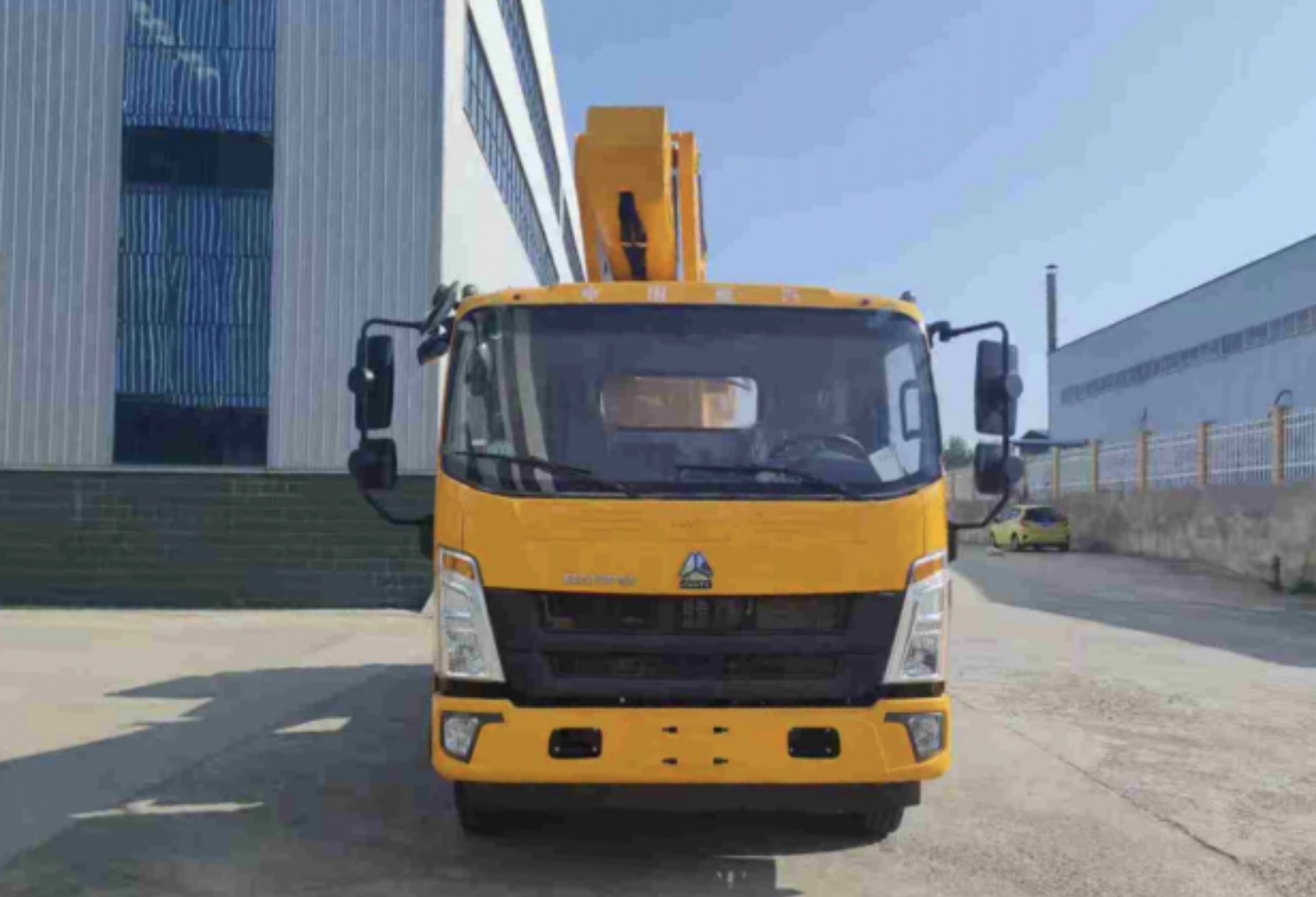 豪沃前置斗绝缘高空作业车