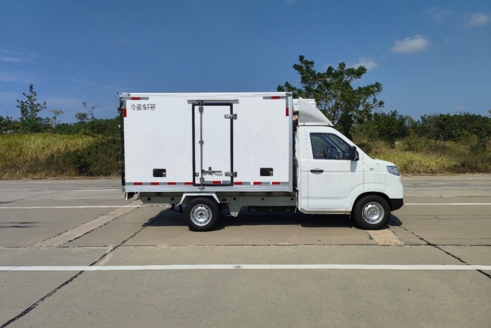 开瑞X7纯电动冷藏车