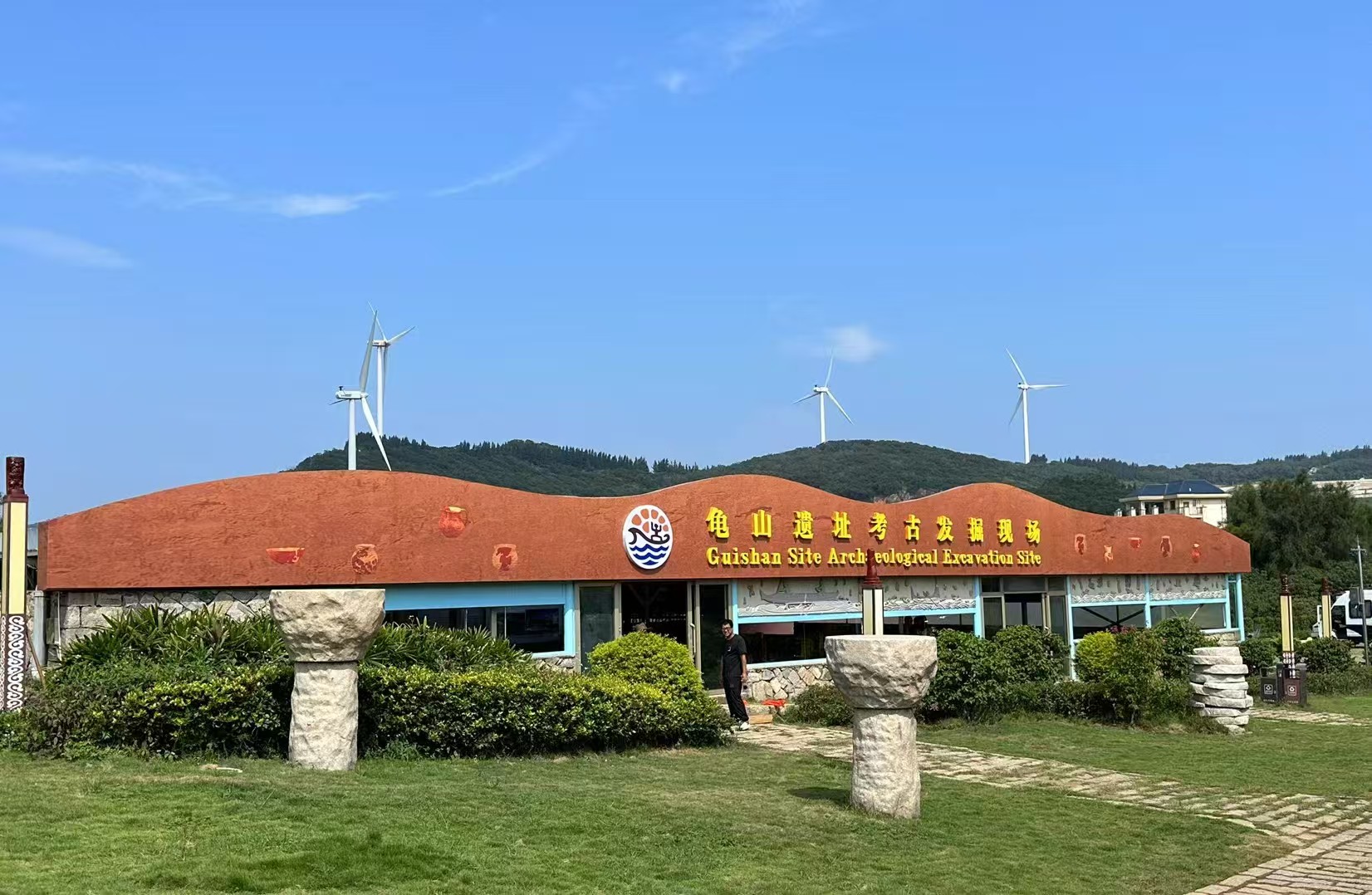 文旅园区优化景观布局 玻璃钢雕塑讲述地域文化故事