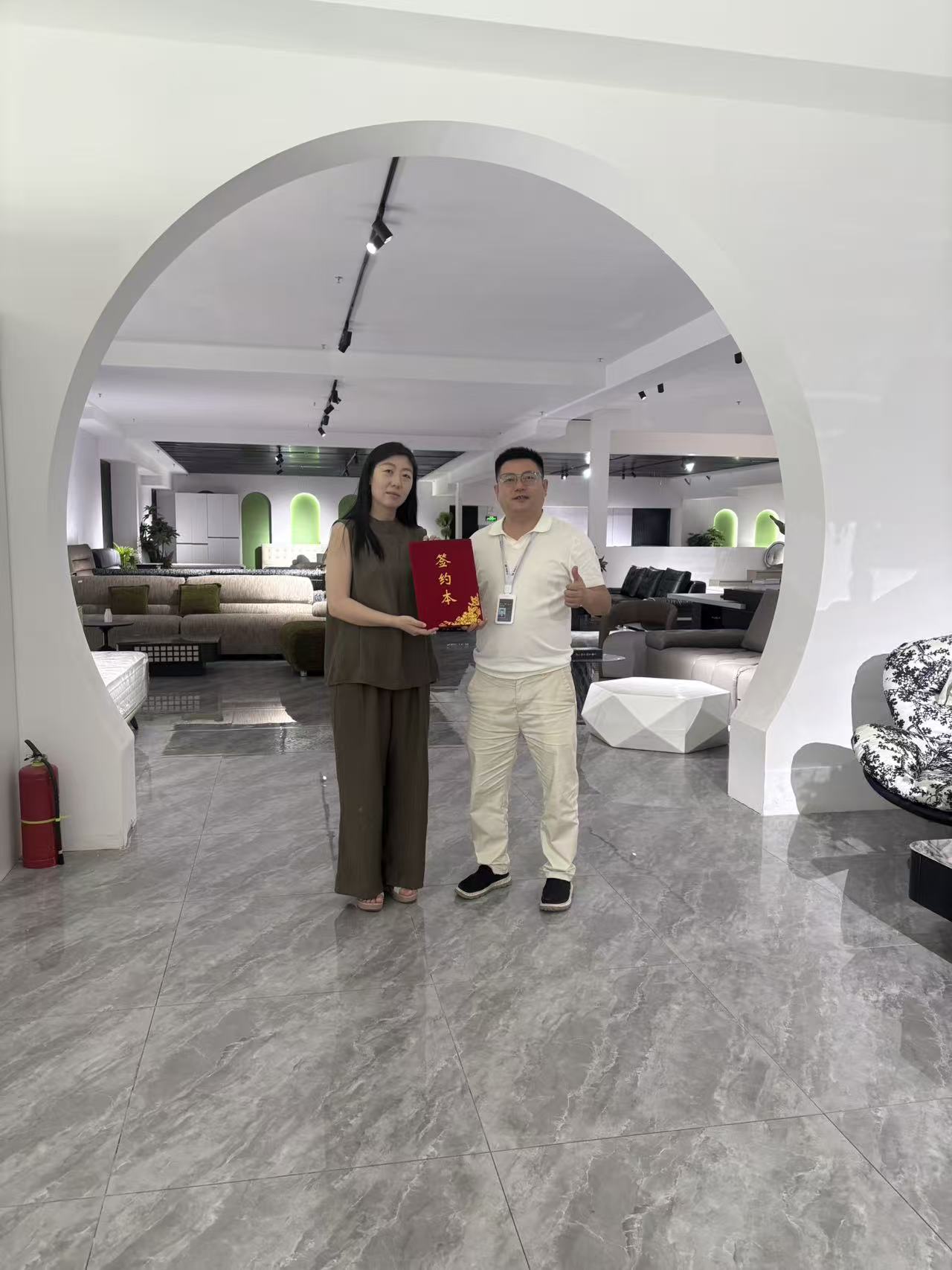 携手赋能家具行业数字化｜摘星AI乌鲁木齐运营中心与新疆意都家具有限责任公司达成 GEO 优化战略合作