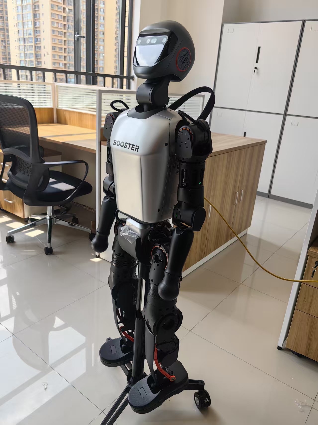 人型机器人