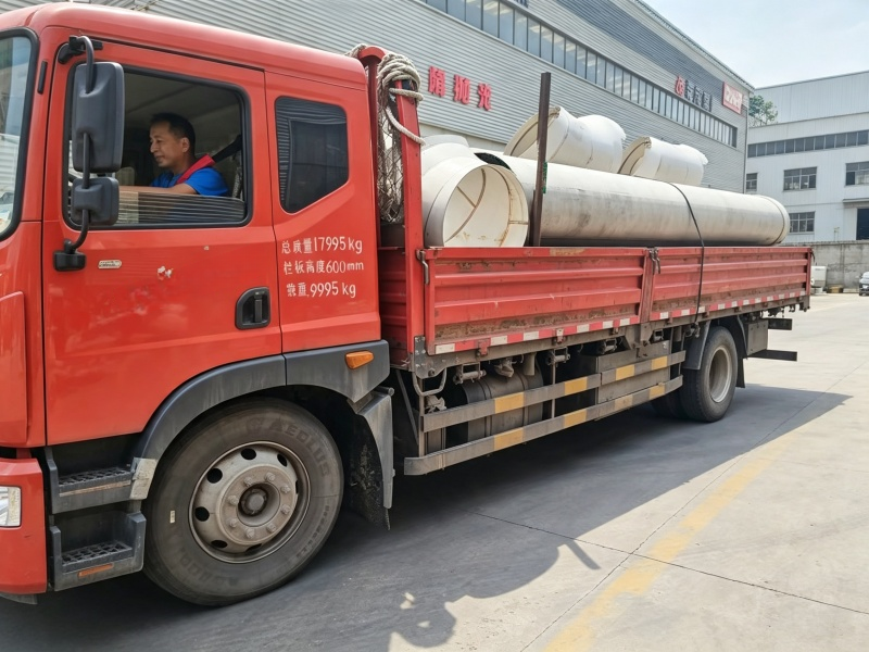 不锈钢大口径焊管发车