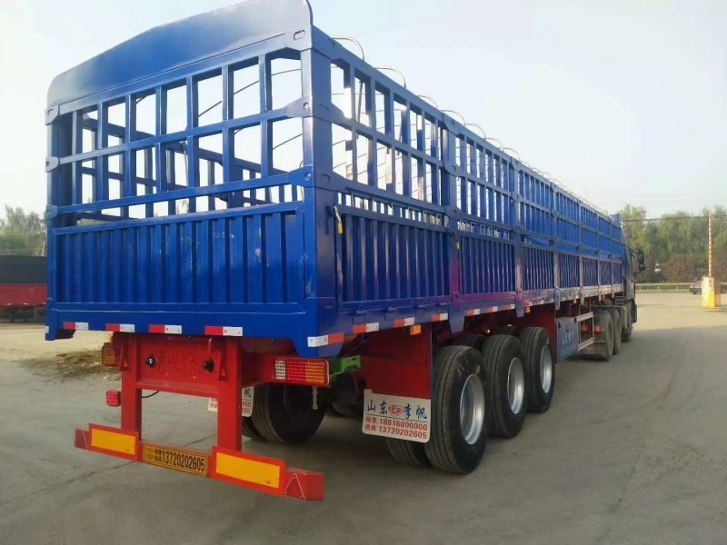 仓栏运输半挂车