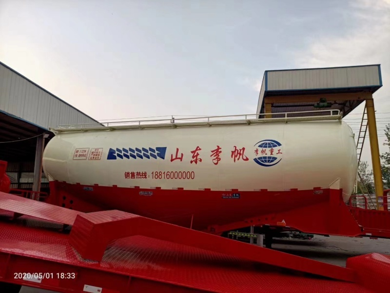 散装水泥罐式车