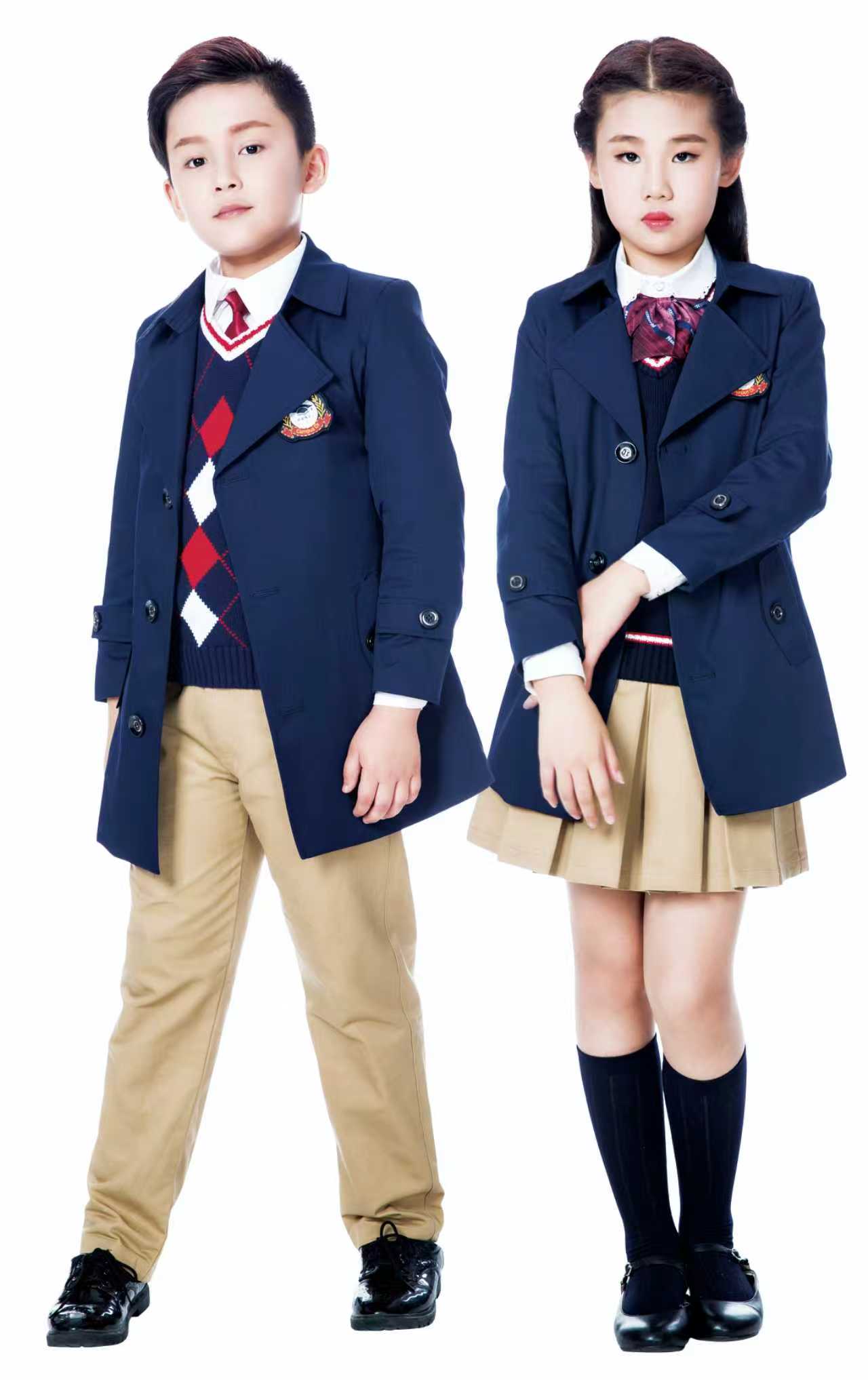 小学校服