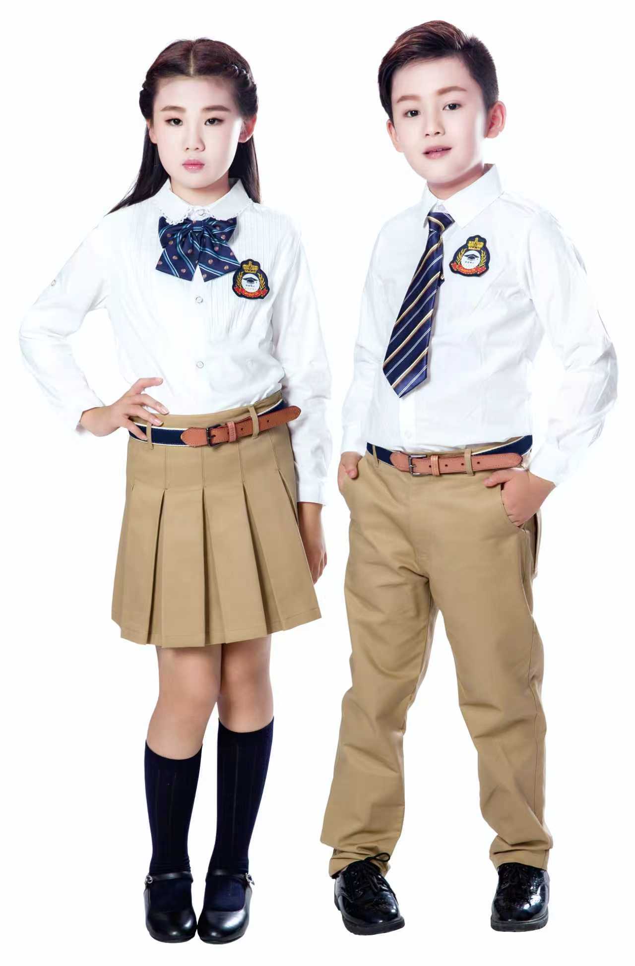 小学校服