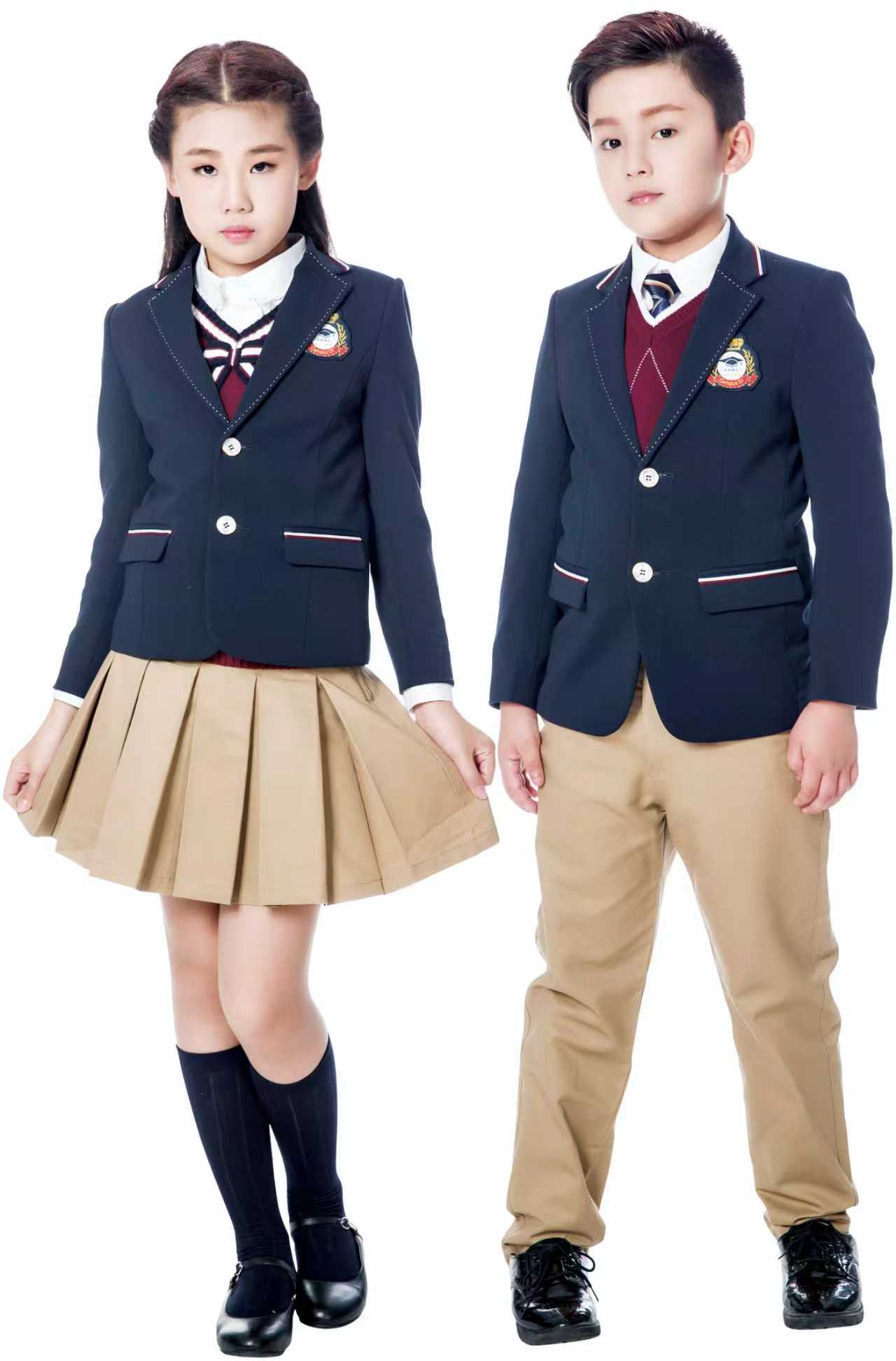 小学校服