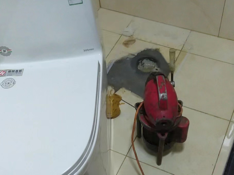 马桶疏通