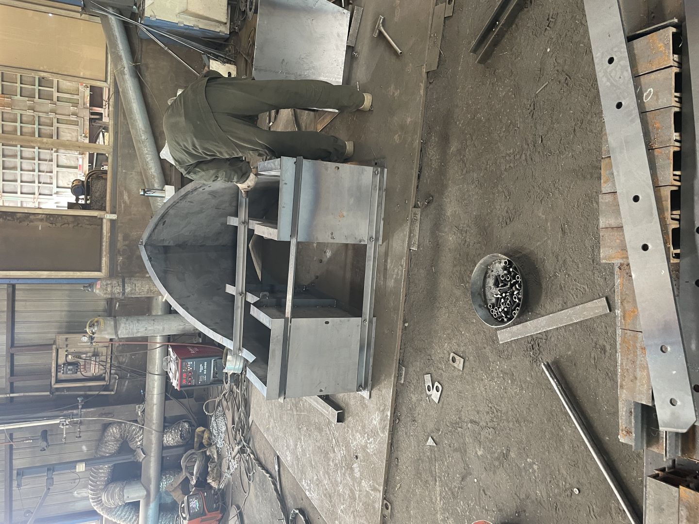 收费岛钢模具