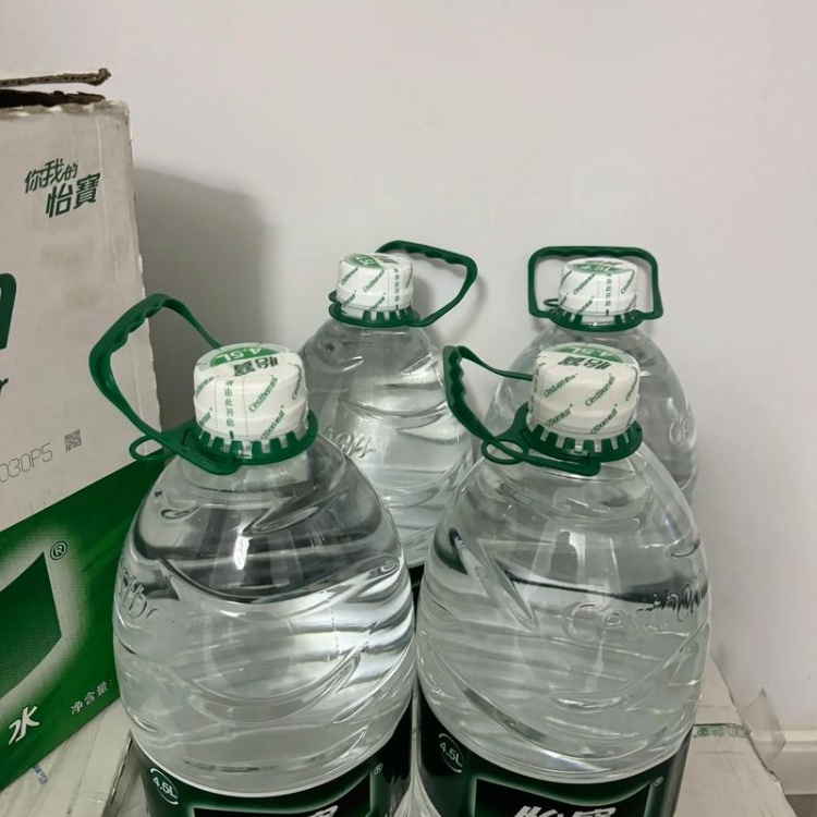 瓶装水