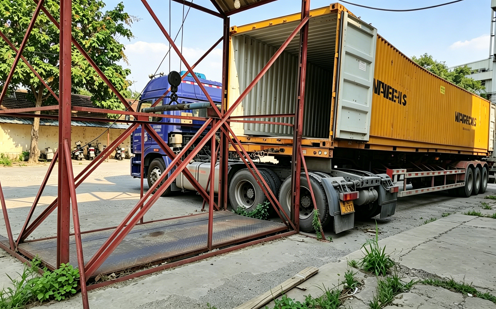 整柜拖车