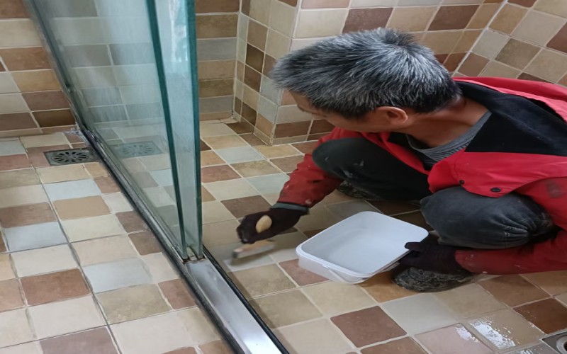 钟楼区邻里漏水纠纷卫生间“免砸砖”防水修缮案例