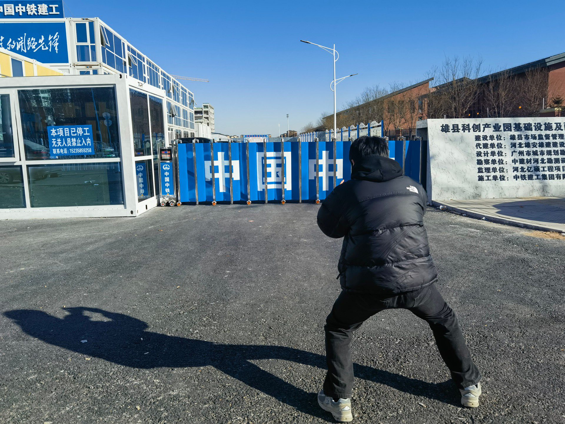 不锈钢伸缩门