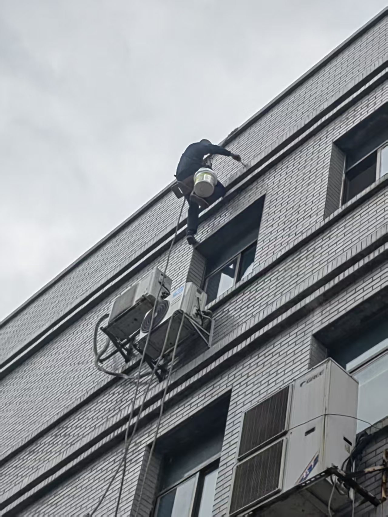 外墙瓷砖脱落