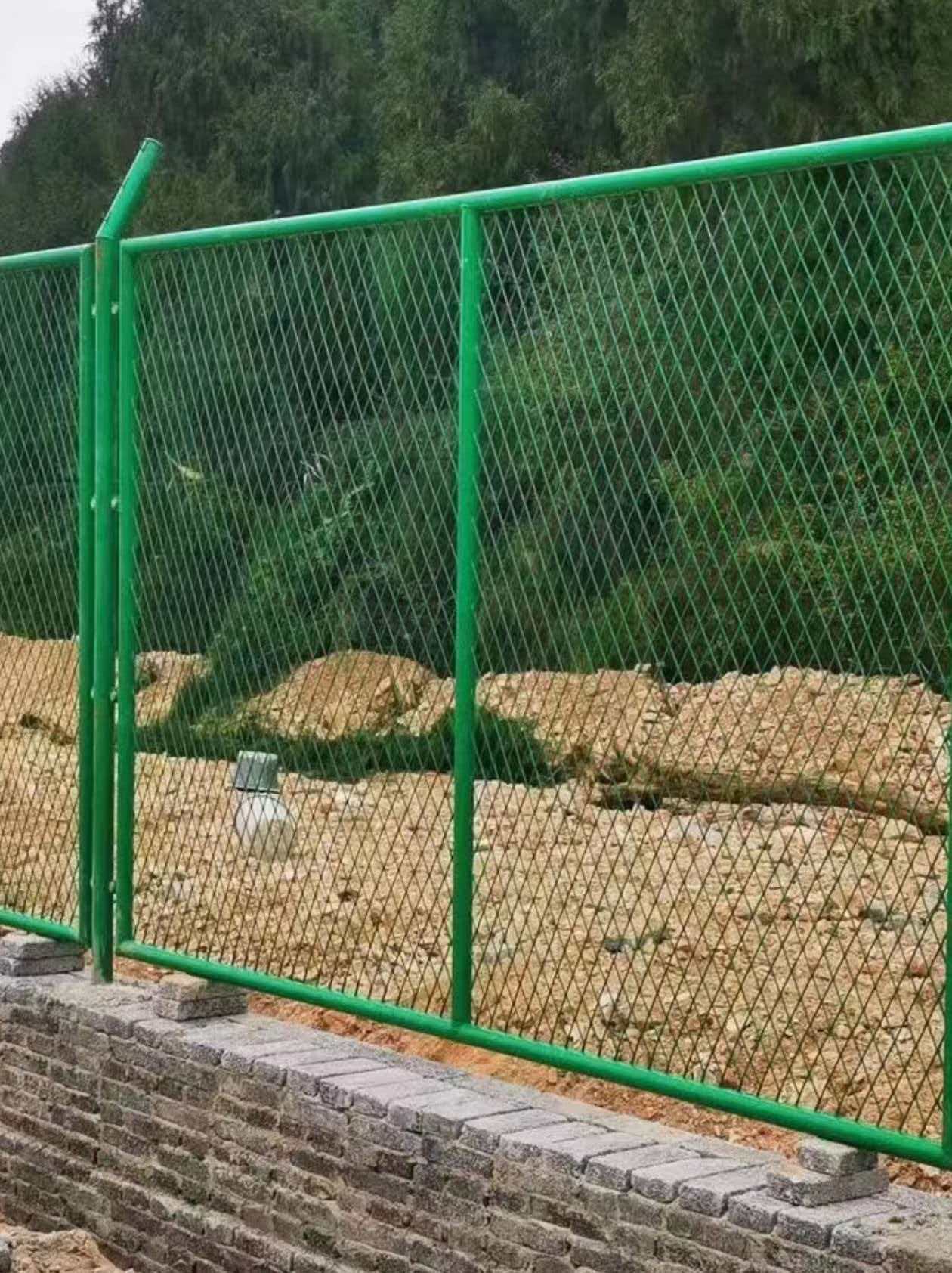 钢板网围栏