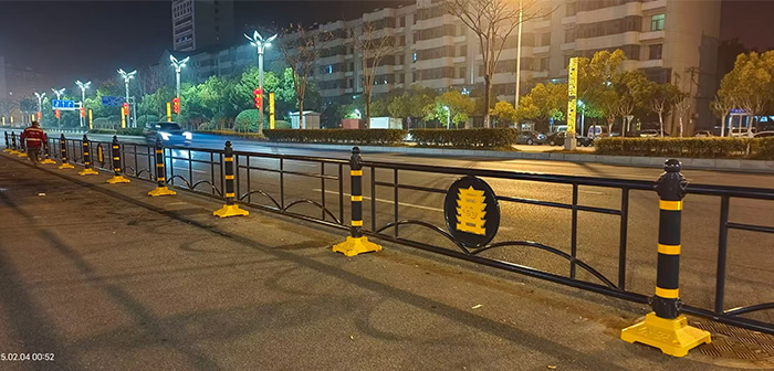 桥梁防撞护栏的设置条件是什么？