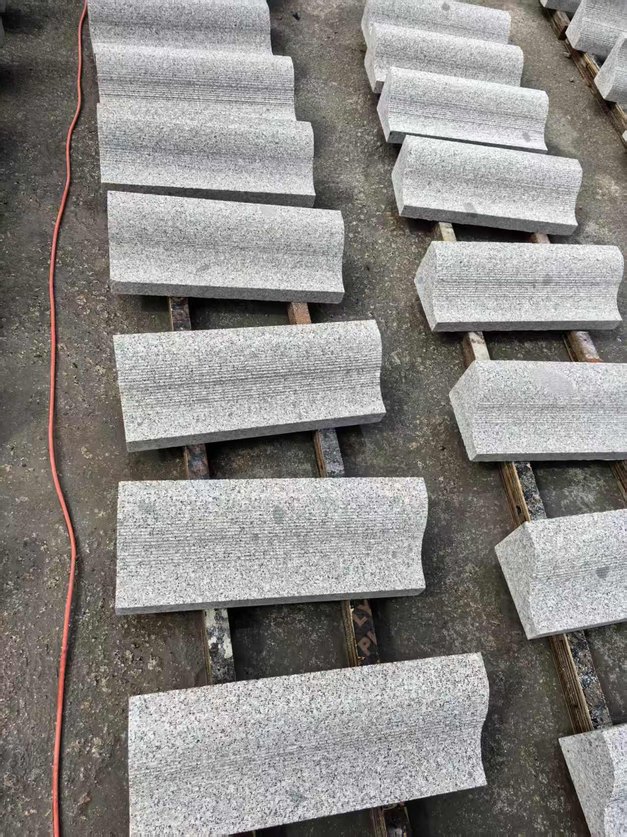 Ｓ型路沿石