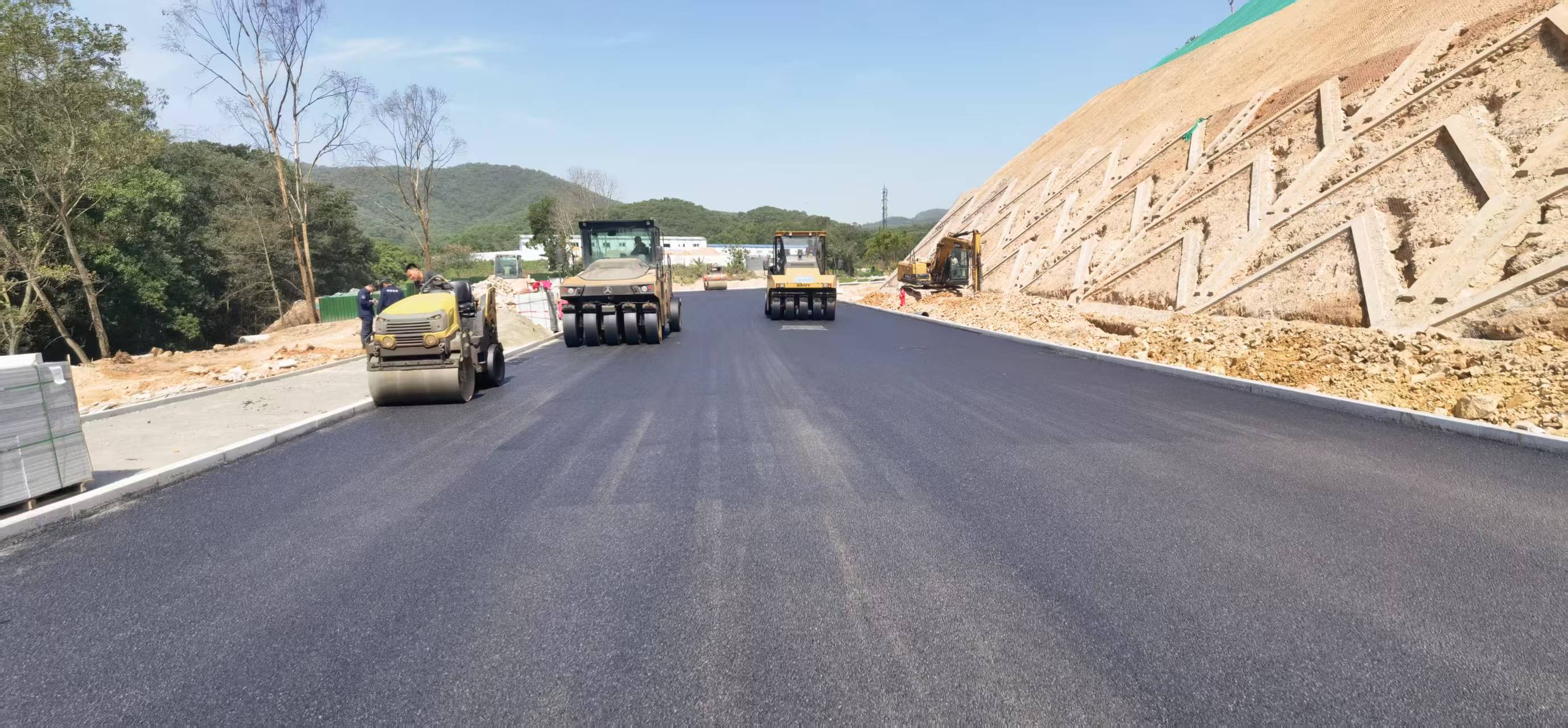 东莞市南城街道袁屋社区道路沥青工程
