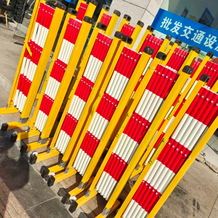 伸缩护栏