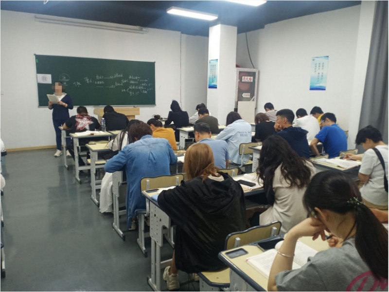 00后攻读动物医学本科备战执业证