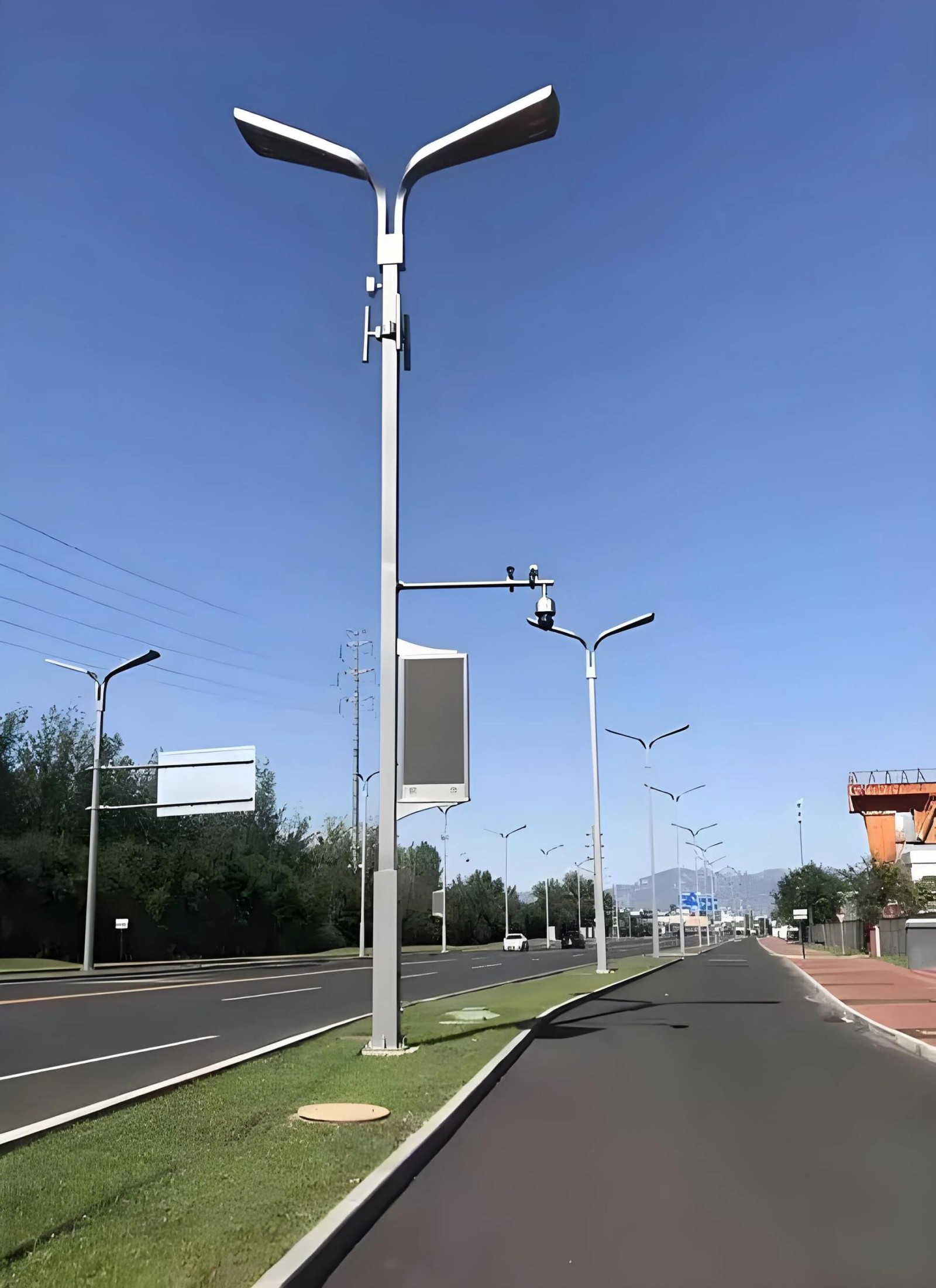 太阳能智慧路灯