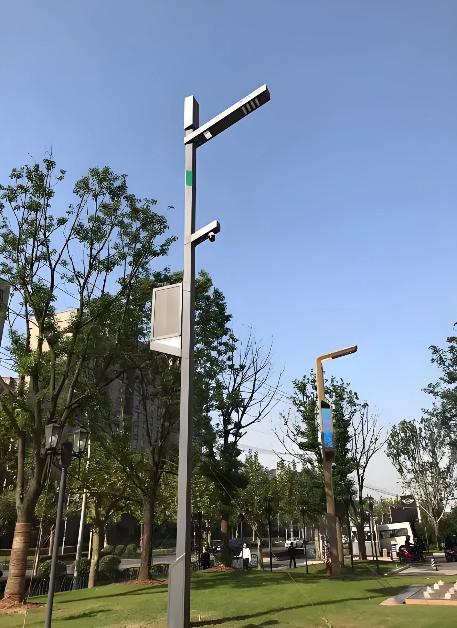 简约型智慧综合路灯