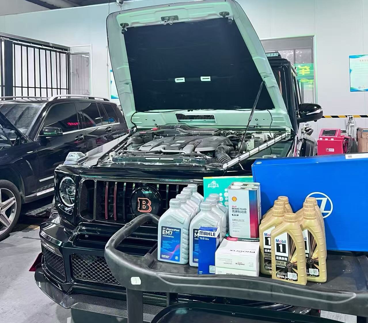 豪华越野车保养施工