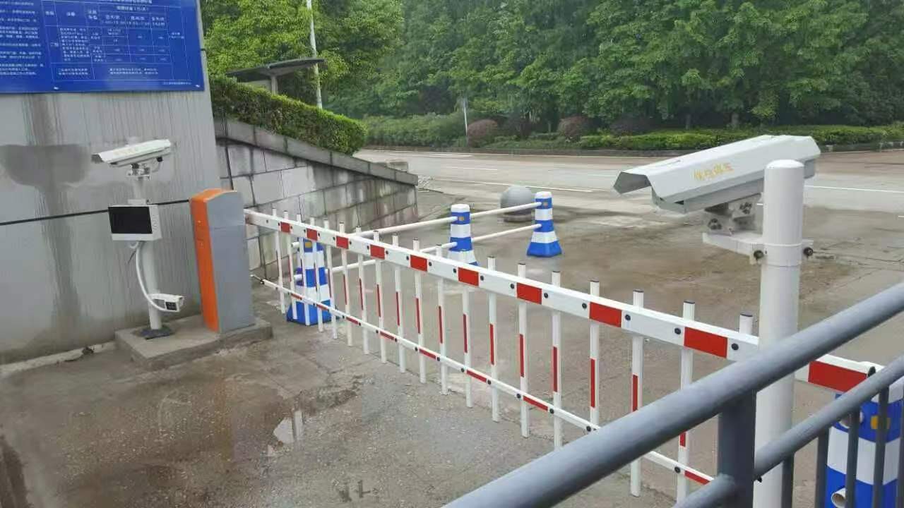 道闸车牌识别安装