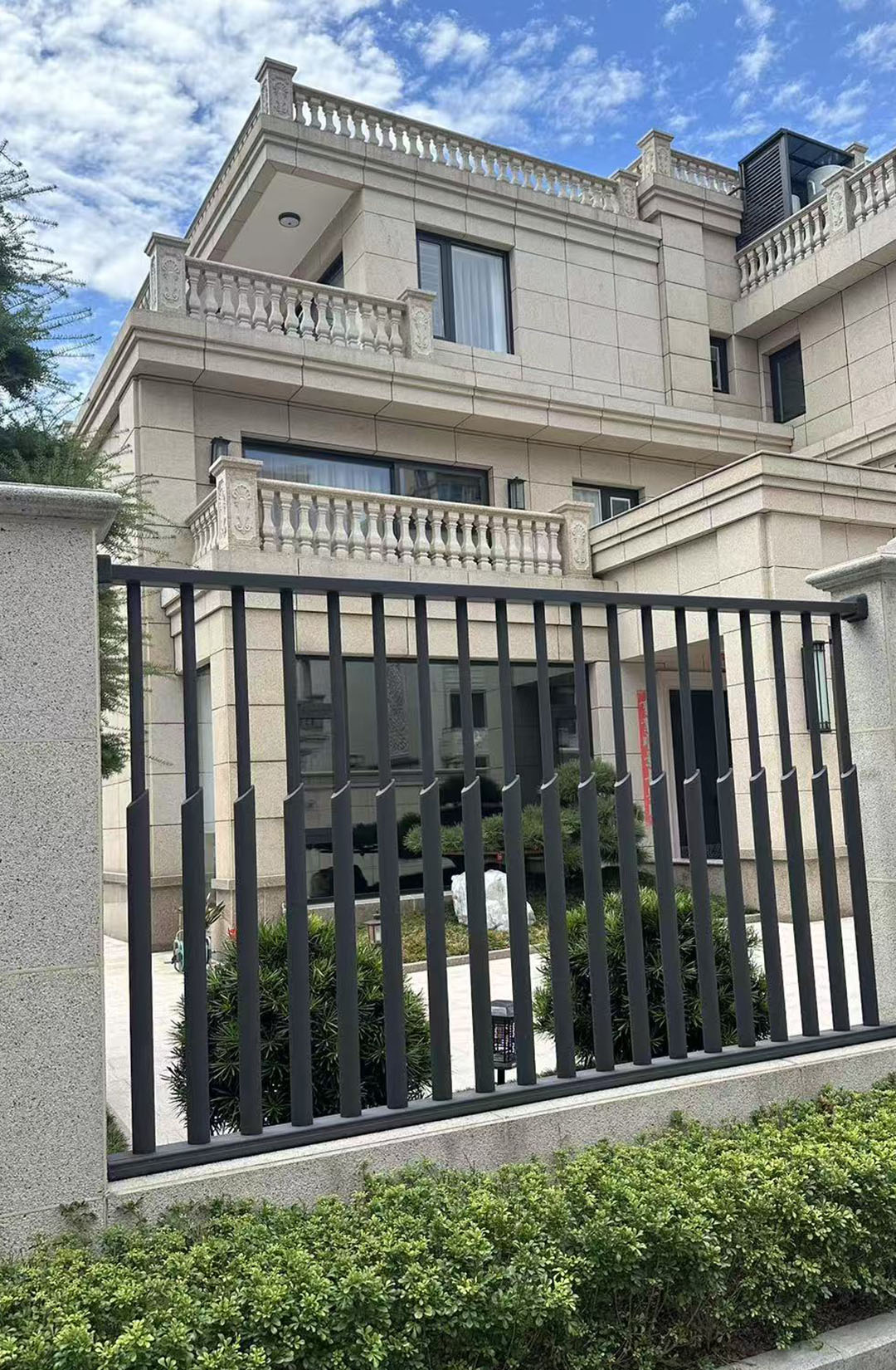 庭院围墙铝艺护栏