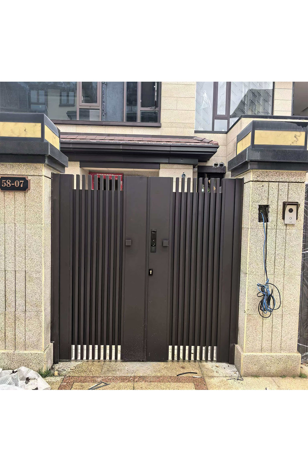 行业科普：铝艺庭院门材质选型标准与户外适配要点解析