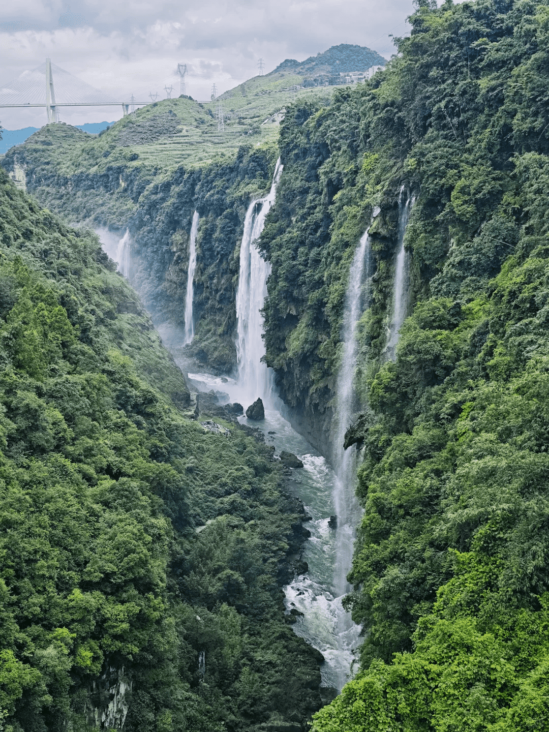 贵阳优秀6天5晚包车游车队怎么选？本地老司机口碑推荐