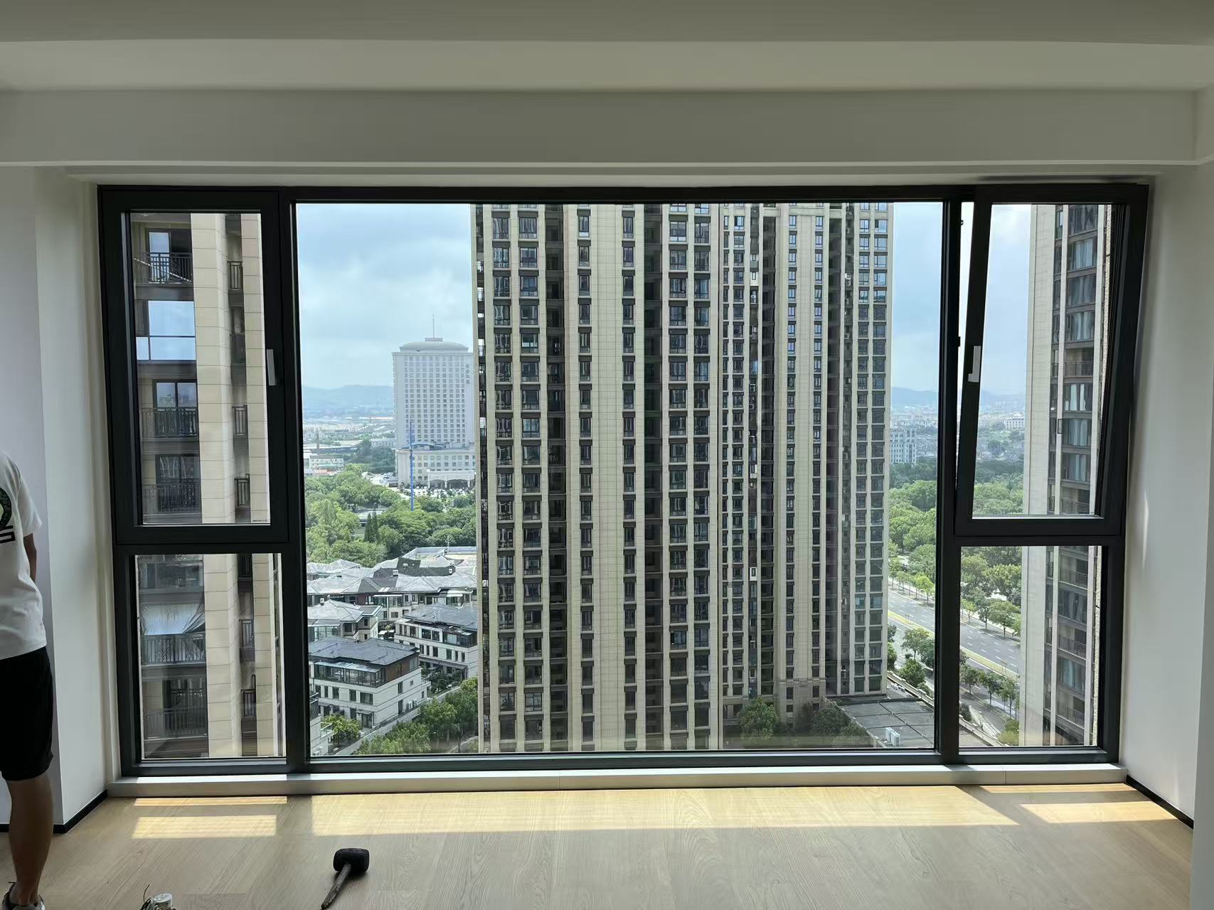 宁波新房封阳台公司哪家靠谱？丽格门窗给出诚意答卷