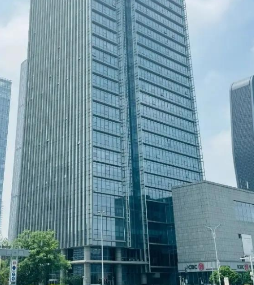 我司顺利完成金城大厦超高层幕墙清洗项目交付