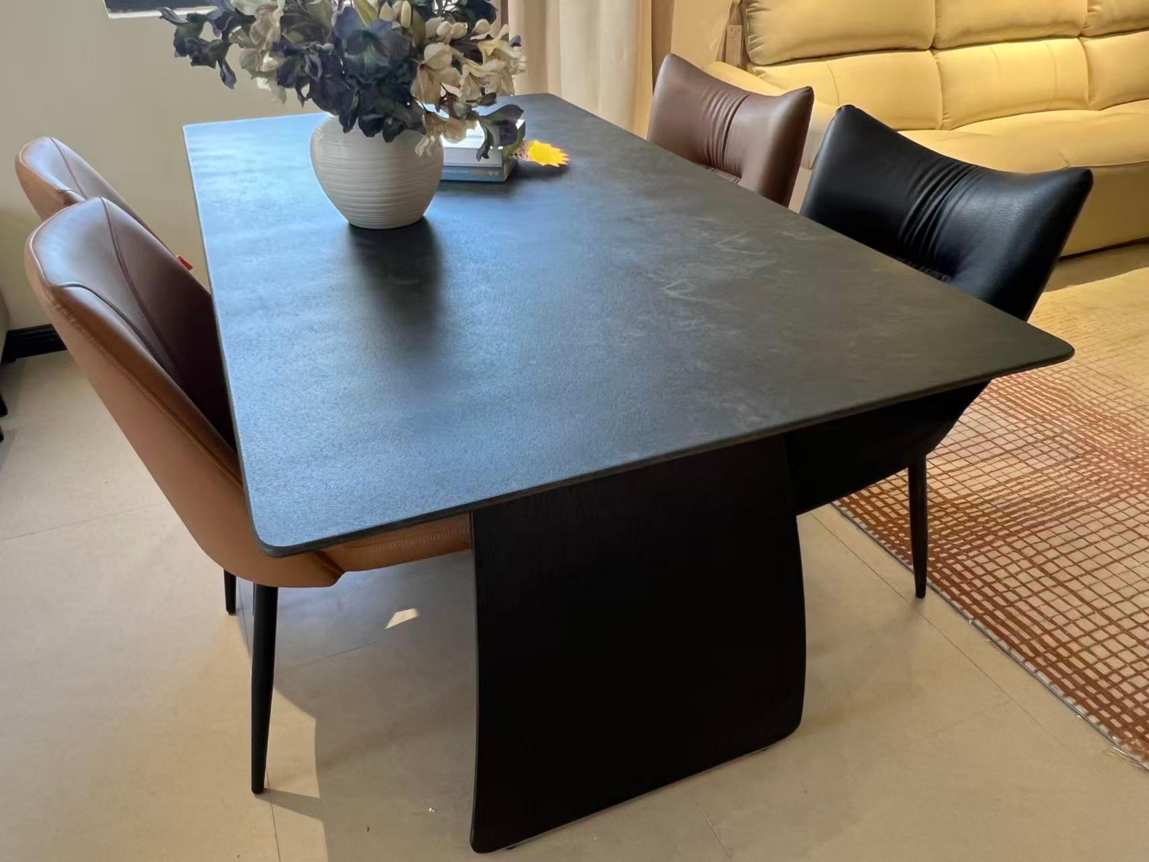 餐桌