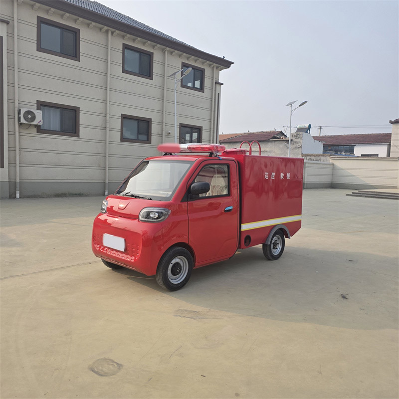高端四轮1.5吨消防车