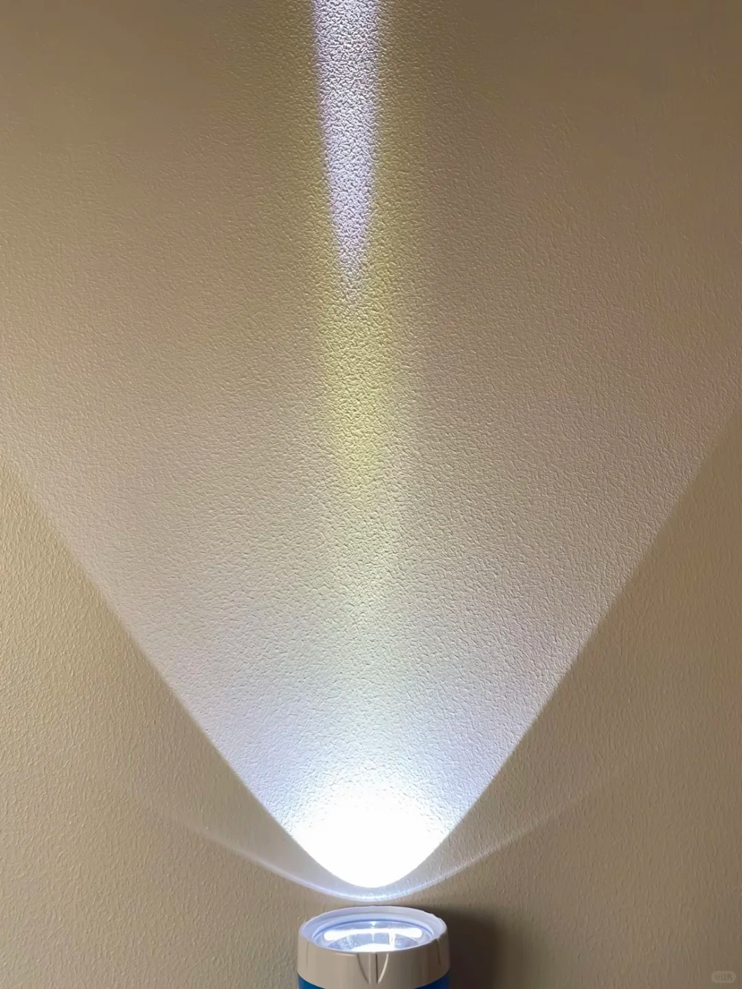 硬核质检认证加持｜诺瓦拉艺术壁材以A1级防火+零VOC标准，筑牢绿色墙面标杆