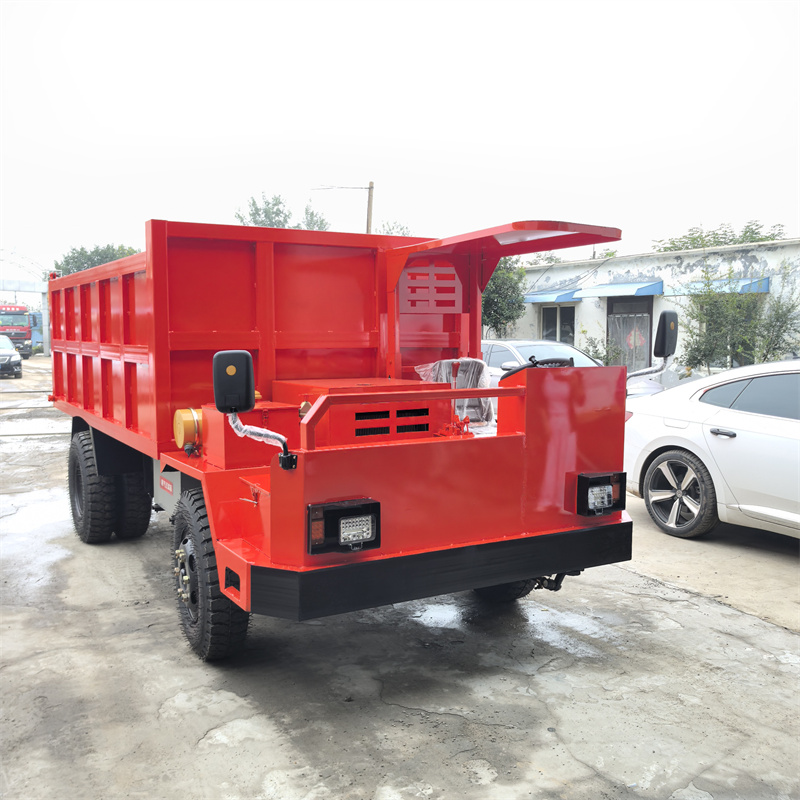 矿用运输车