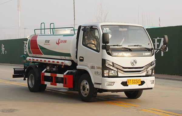 高压洒水车