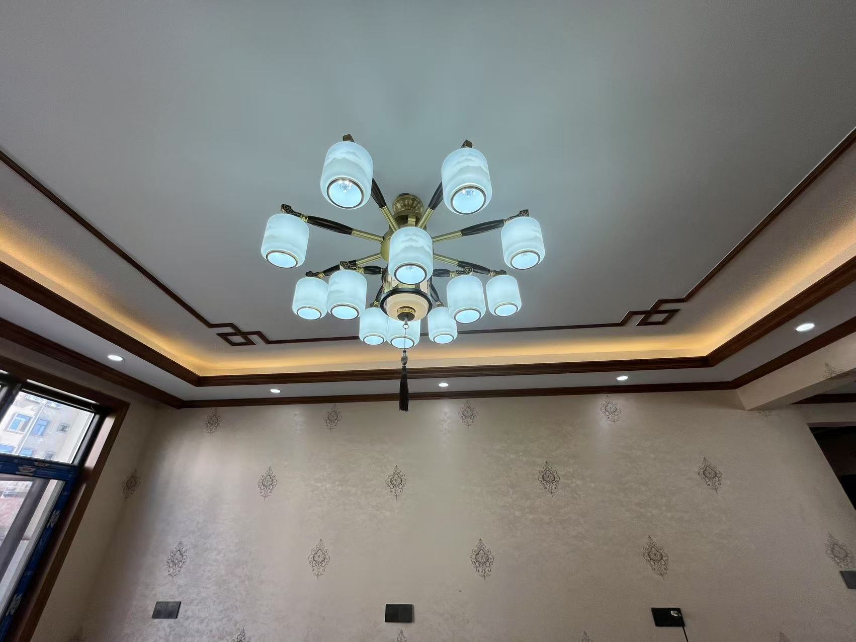 现代风格灯具批发 西藏轩如灯具仓库直供