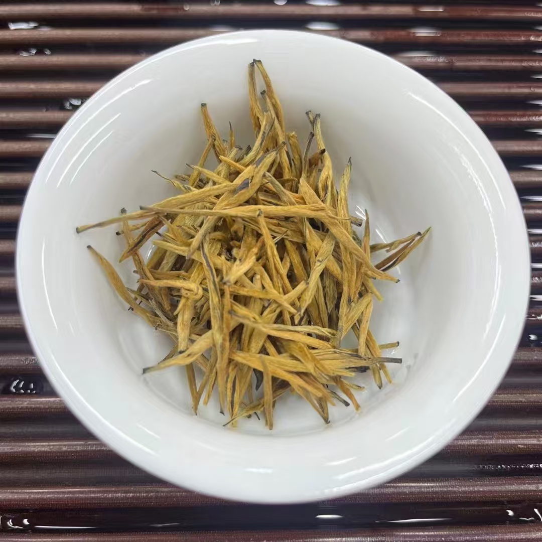 高山古树红茶高性价比囤茶首选
鲜爽甘醇不刺激
全芽原料品质高
一件也是批发价
新茶上市尝鲜价
茶样试喝更放心
代写贺卡直寄送
合作灵活供货稳